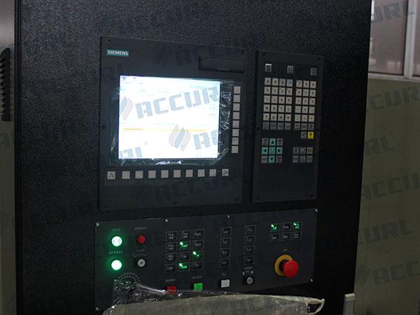 Sistema controlador SIEMENS 840D para punzonadora CNC Accurl